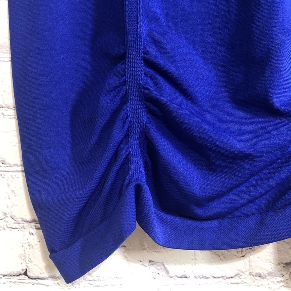 Athleta fitness top with elastic on the back and front - Picture 7 of 10